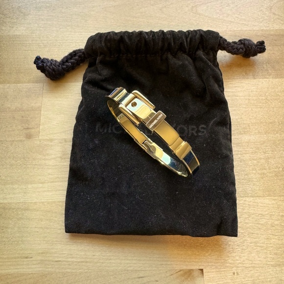 Michael Kors watches discounted for all 3 with a Michael Kors bracelet. - Picture 5 of 6